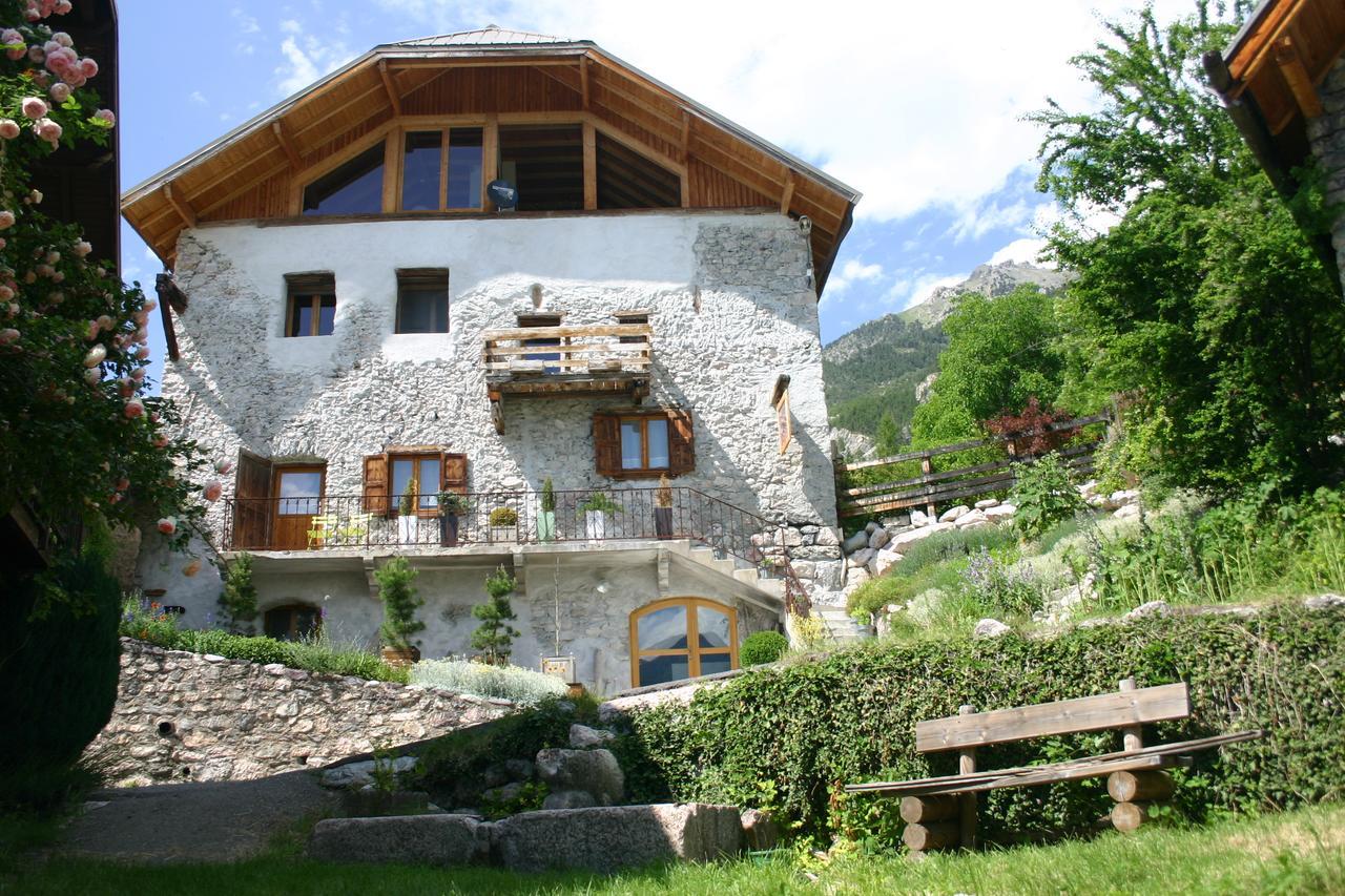 Chambre D'Hotes La Font Panzió Eygliers Kültér fotó